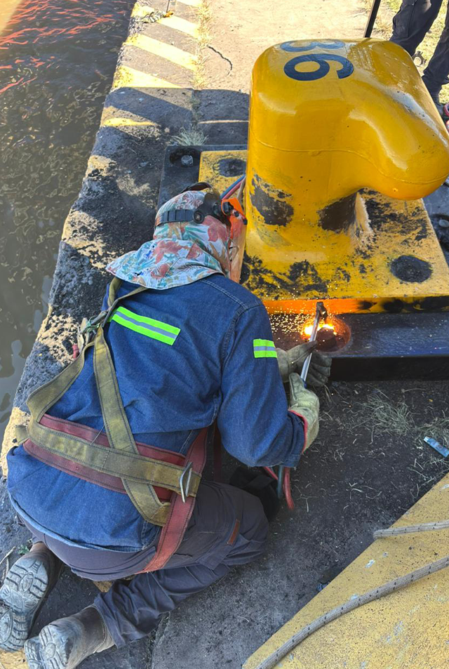 Servicios portuarios - Tecno Consulting vertical